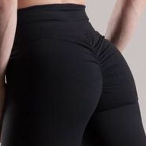 Scrunch butt leggings